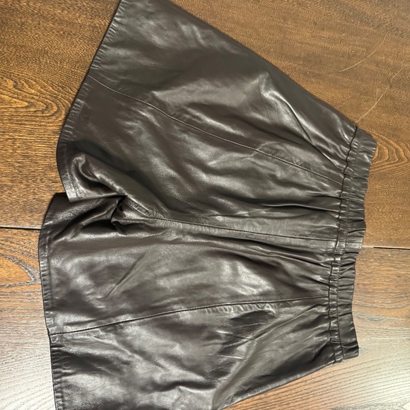 NWT - Brown Copenhagen 1969 leather dress shorts - Picture 4 of 6